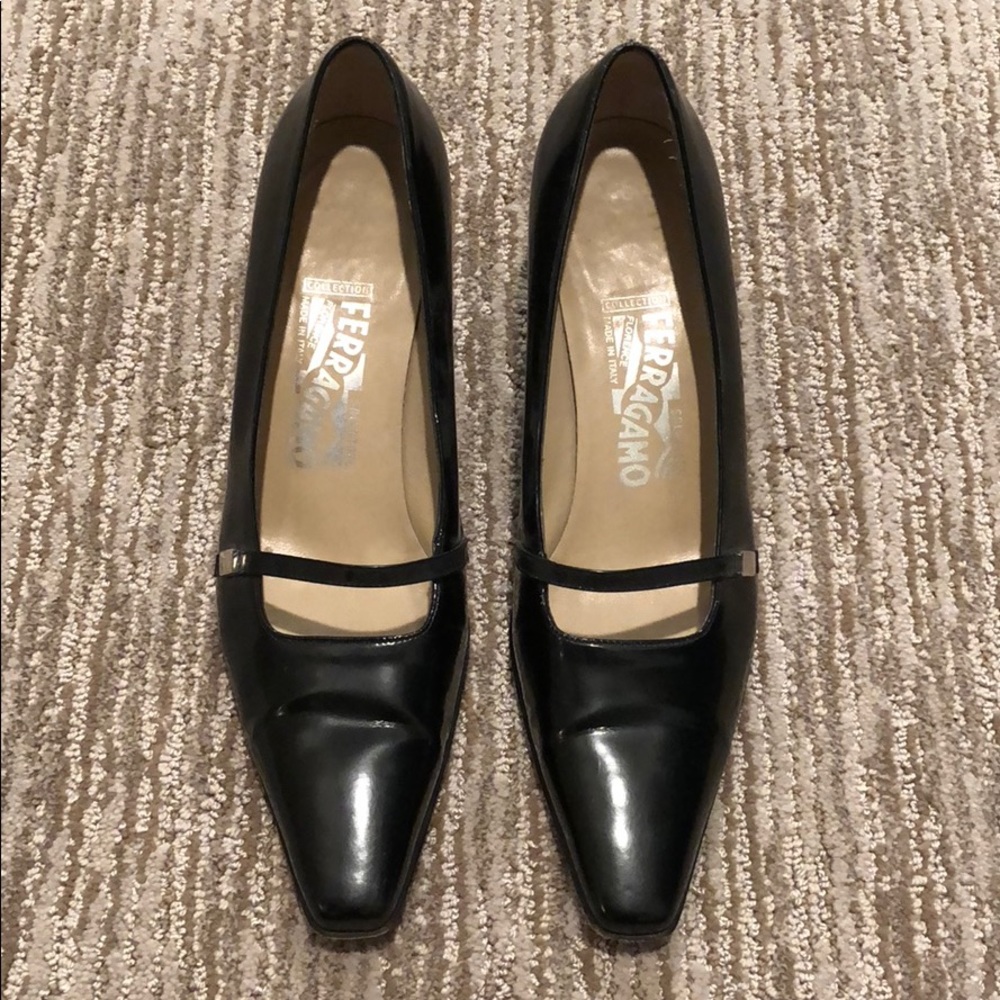 💛FERRAGAMO💛 black VINTAGE kitten heel SIZE 9